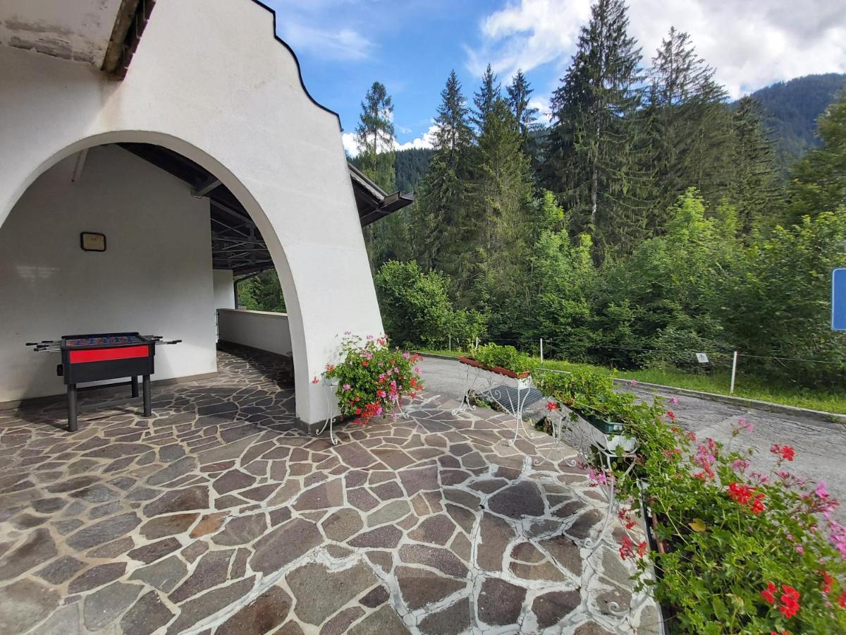 Albergo Scoiattolo Фалькаде Экстерьер фото