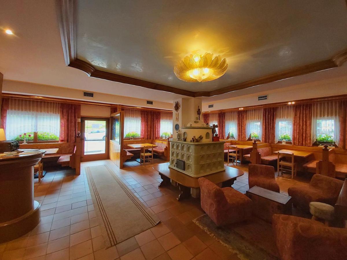 Albergo Scoiattolo Фалькаде Экстерьер фото